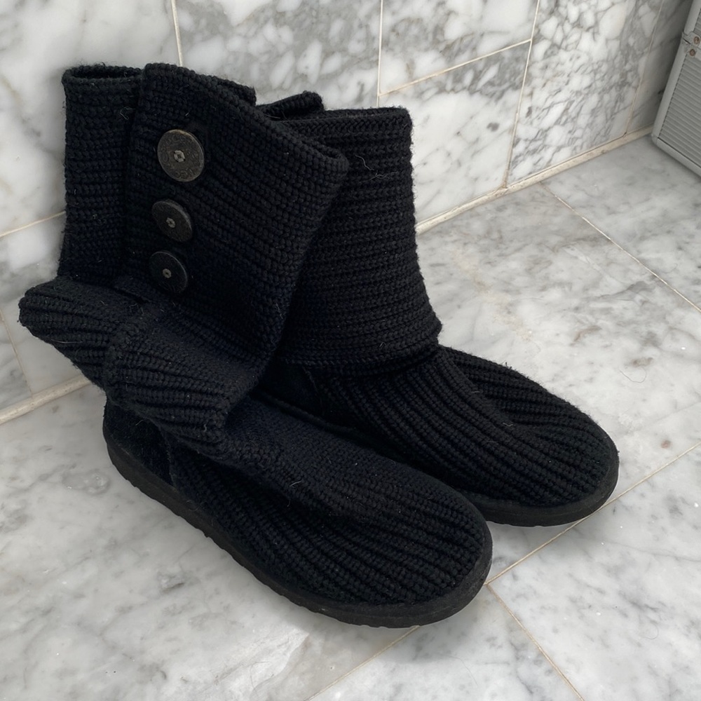 Black knit uggs size 9